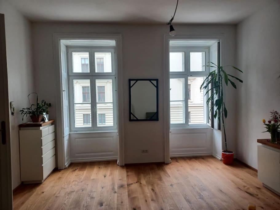 Sehr Zentral Gelegen Appartamento Vienna Esterno foto