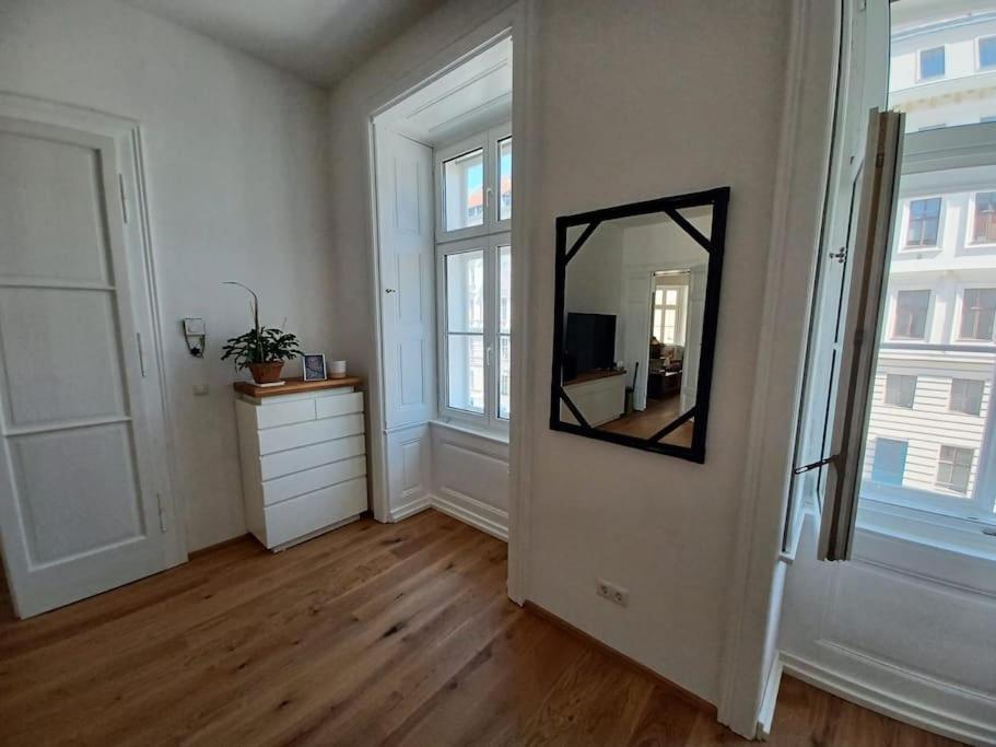 Sehr Zentral Gelegen Appartamento Vienna Esterno foto