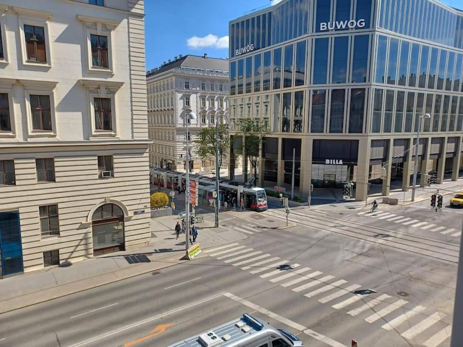 Sehr Zentral Gelegen Appartamento Vienna Esterno foto